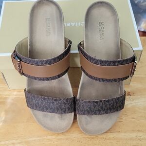 Michael Kors Brown and Tan Slide Sandals Sz.10